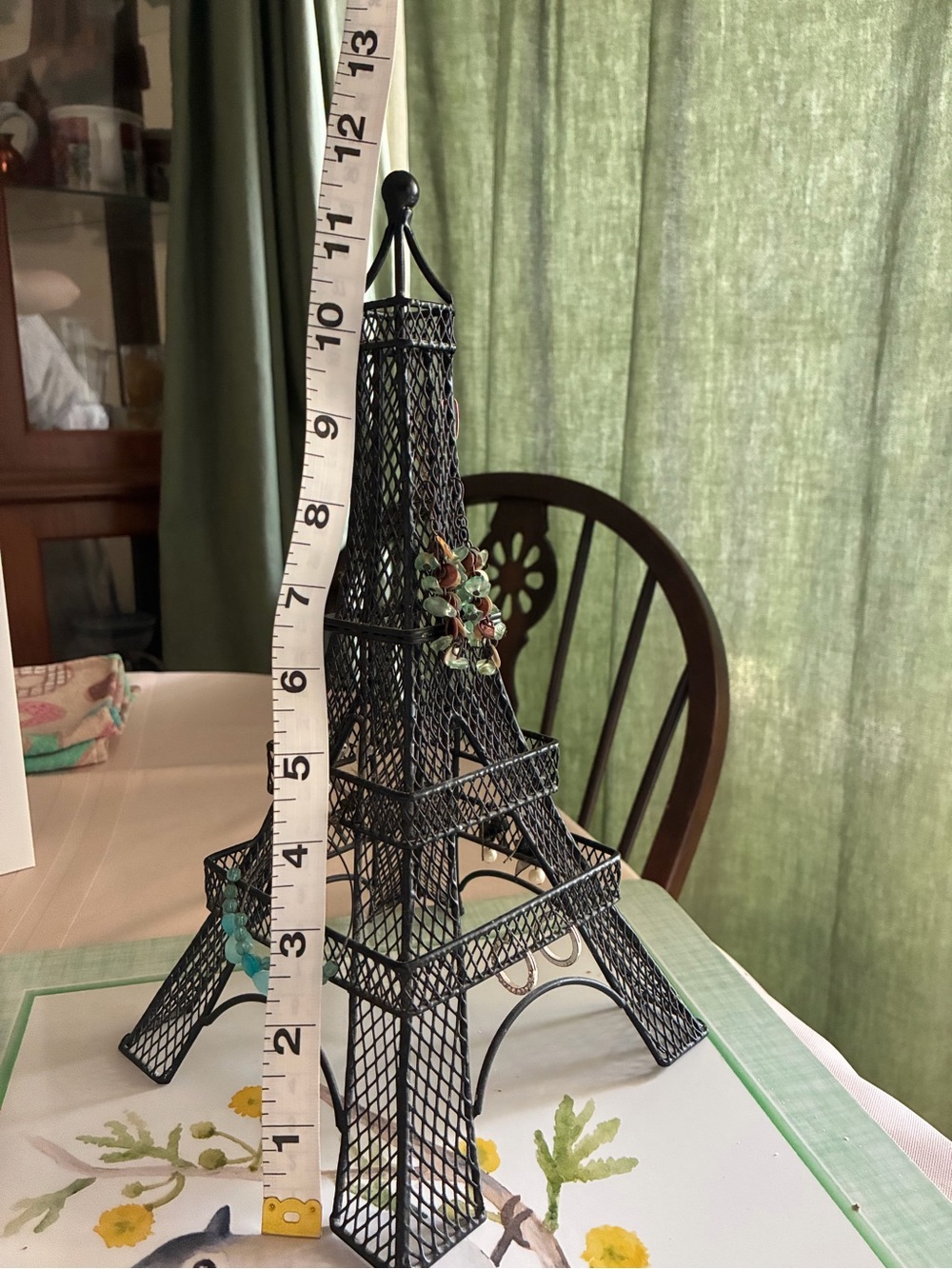 Metal Eiffel Tower earring holder